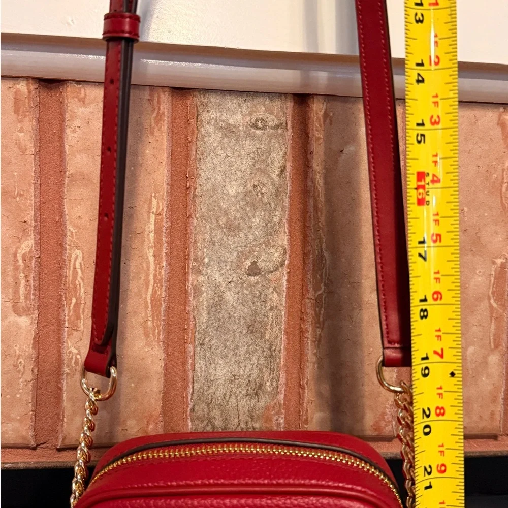 NWT Michael Kors Jet Set Travel Cherry MD NS Chain Crossbody Leather bag.